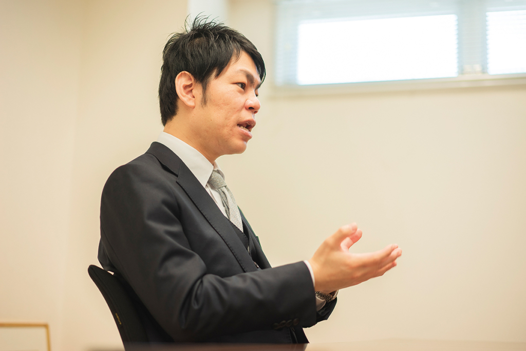 株式会社東・仲 斉藤 靖典